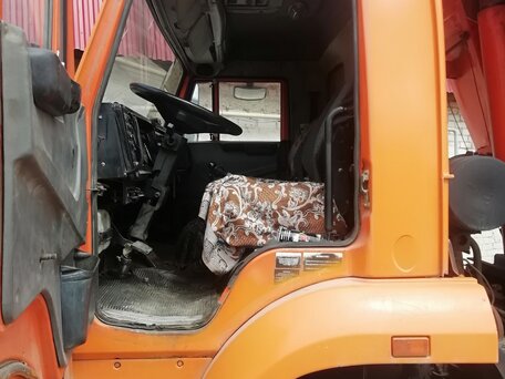 2006 КамАЗ 6520, оранжевый, 930000 рублей, вид 5