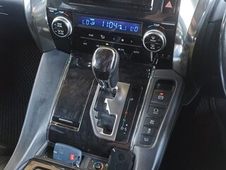 2018 Toyota Alphard III Рестайлинг, чёрный, 4300000 рублей, вид 4