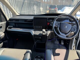 2019 Honda Stepwgn Spada V Рестайлинг, белый, 2500000 рублей, вид 4