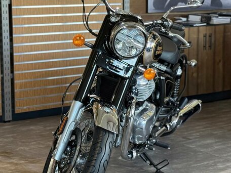 2026 Royal Enfield Classic 650, чёрный, 723000 рублей, вид 4
