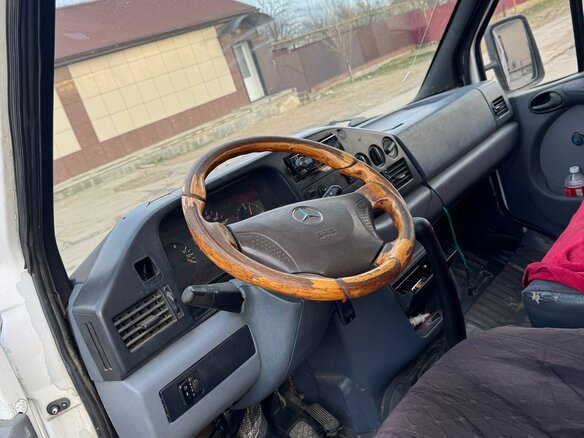 1998 Mercedes-Benz Sprinter, белый, 950000 рублей - вид 6