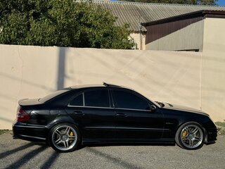 2003 Mercedes-Benz E-Класс 500 III (W211, S211), чёрный, 1650000 рублей, вид 3