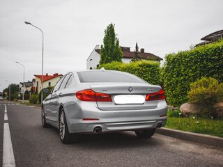 2018 BMW 5 серии 530i xDrive VII (G30/G31/G38), серебристый, 3690000 рублей, вид 5