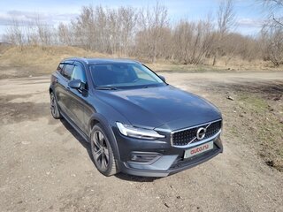 2019 Volvo V60 Cross Country II, серый, 3200000 рублей, вид 2