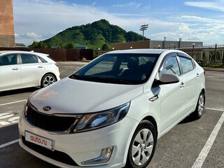 2012 Kia Rio 4-speed III, белый, 895000 рублей, вид 2
