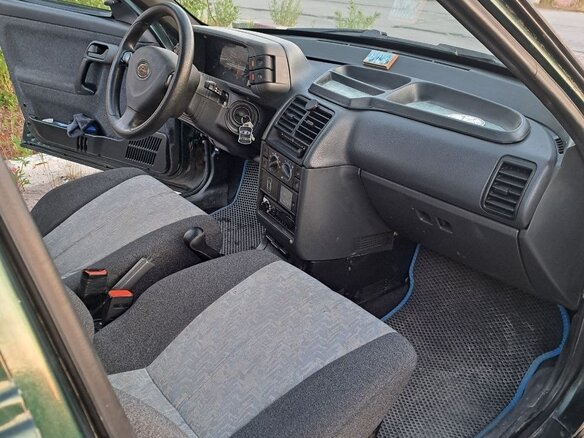 2003 Lada (ВАЗ) 2112, зелёный, 250000 рублей - вид 4