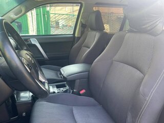 2015 Toyota Land Cruiser Prado 6-speed 150 Series Рестайлинг 1, серебристый, 7000000 рублей, вид 4