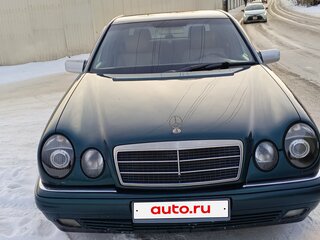 1997 Mercedes-Benz E-Класс 280 II (W210, S210), зелёный, 550000 рублей, вид 1