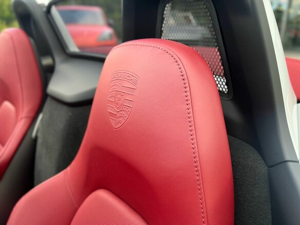 2022 Porsche Boxster S IV 718 (982), белый, 9809000 рублей - вид 26