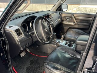 2011 Mitsubishi Pajero IV Рестайлинг 1, чёрный, 2000000 рублей, вид 5