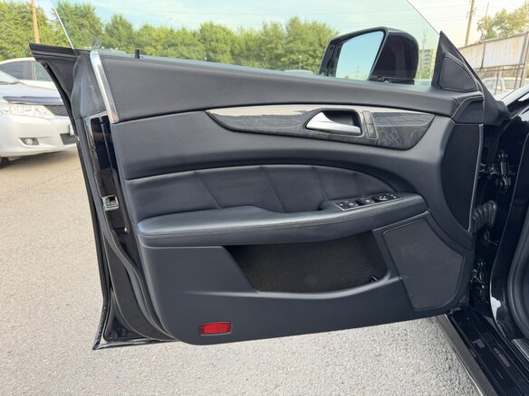 2015 Mercedes-Benz CLS 250 BlueTEC II (C218) Рестайлинг, чёрный, 2397000 рублей - вид 18