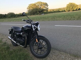 2016 Triumph Street Twin, чёрный, 850000 рублей, вид 2