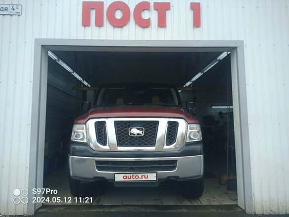 2012 Nissan NV-Series (1500/2500/3500), пурпурный, 2150000 рублей - вид 4