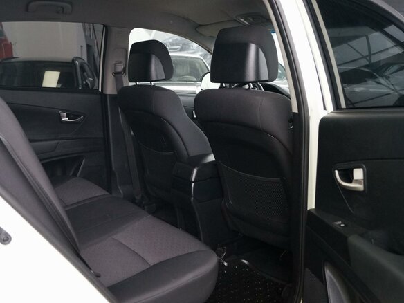 2011 SsangYong Actyon II, белый - вид 11