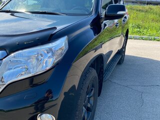 2013 Toyota Land Cruiser Prado 150 Series Рестайлинг 1, чёрный, 3500000 рублей, вид 3