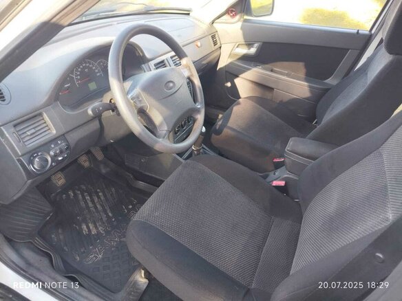 2011 Lada (ВАЗ) Priora I, белый, 390000 рублей - вид 7