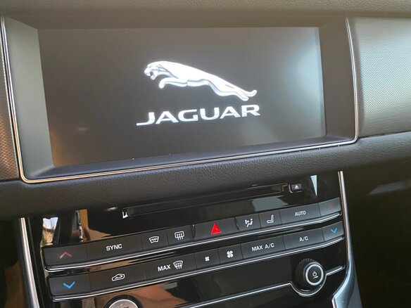 2019 Jaguar XF II, чёрный - вид 14