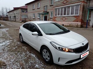 2019 Kia Cerato III Рестайлинг (Classic), белый, 1400000 рублей, вид 3