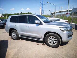 2016 Toyota Land Cruiser 200 Series Рестайлинг 2, серебристый, 6750000 рублей, вид 1