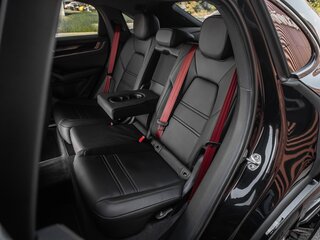 2025 Porsche Cayenne S Coupé III Рестайлинг, чёрный, 25299800 рублей, вид 4