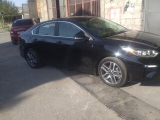 2020 Kia Forte III, чёрный, 2200000 рублей, вид 4