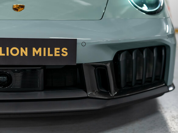 2026 Porsche 911 Carrera 4 GTS VIII (992) Рестайлинг, зелёный, 29000000 рублей - вид 6