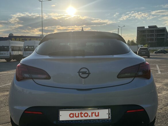 2012 Opel Astra GTC J Рестайлинг, белый, 750000 рублей - вид 32