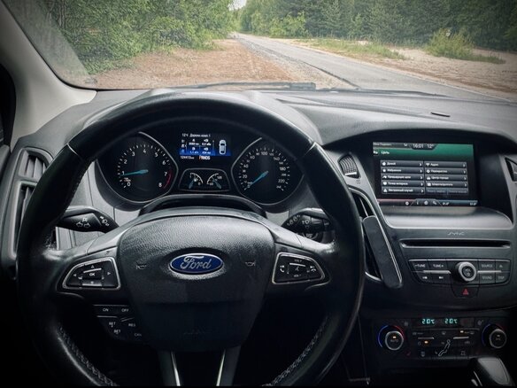 2016 Ford Focus III Рестайлинг, белый, 1100000 рублей - вид 9