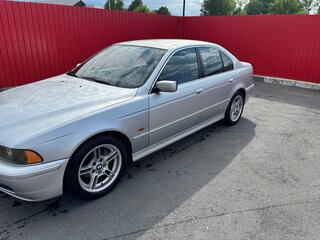 2002 BMW 5 серии 520i IV (E39) Рестайлинг, серебристый, 750000 рублей, вид 1