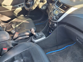 2013 Hyundai Solaris I, чёрный, 500000 рублей, вид 5