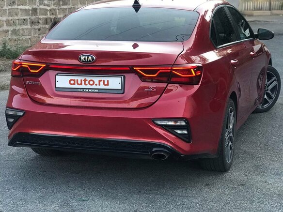 2019 Kia Forte III, красный, 1350000 рублей - вид 4
