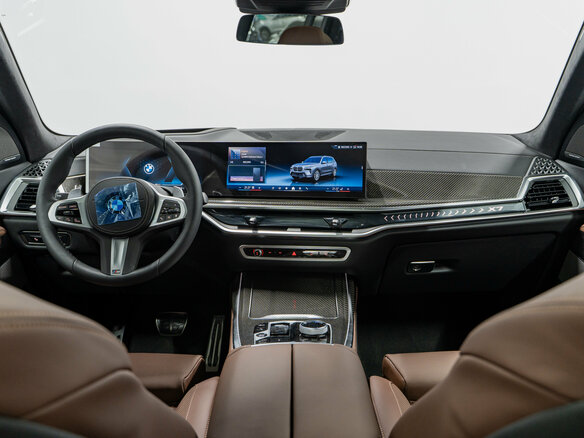 2026 BMW X7 40i I (G07) Рестайлинг, серый - вид 15