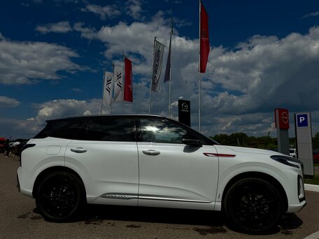 2025 Hongqi HS3, белый, 3630000 рублей, вид 5