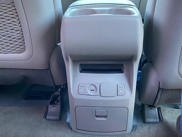 2018 Kia Carnival III, белый, 2550000 рублей - вид 21