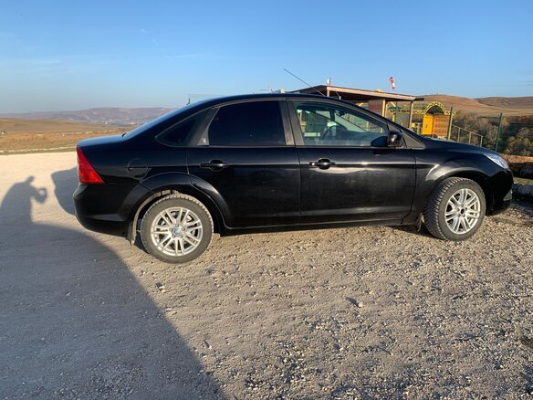 2008 Ford Focus II Рестайлинг, чёрный, 650000 рублей - вид 1