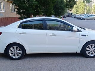 2017 Kia Rio III Рестайлинг, белый, 1100000 рублей, вид 2