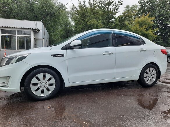 2014 Kia Rio III, белый, 990000 рублей - вид 4