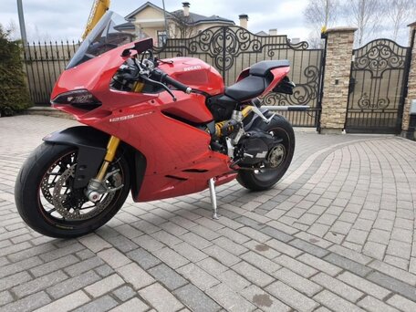 2015 Ducati 1299 Panigale, красный, 1490000 рублей, вид 4