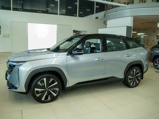2026 Geely Atlas II, серебристый, 3418940 рублей, вид 3
