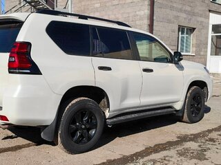 2018 Toyota Land Cruiser Prado 150 Series Рестайлинг 2, белый, 4000000 рублей, вид 4