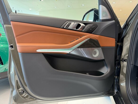 2026 BMW X5 30d IV (G05/G18) Рестайлинг, зелёный - вид 12