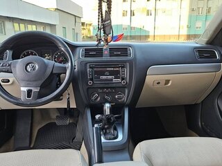 2013 Volkswagen Jetta VI, белый, 1550000 рублей, вид 2