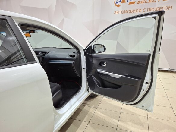 2014 Kia Rio 6-speed III, белый - вид 28