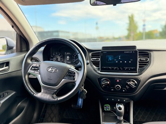 2020 Hyundai Solaris II Рестайлинг, серый, 1200000 рублей - вид 8