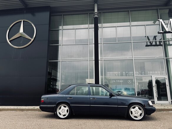1994 Mercedes-Benz E-Класс 280 I (W124), синий, 475000 рублей - вид 1