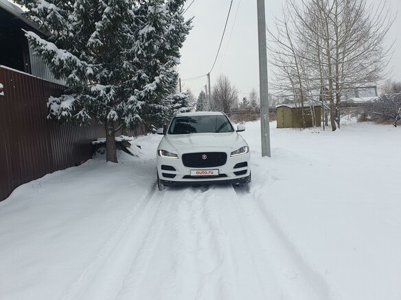 2018 Jaguar F-Pace I, белый, 3200000 рублей - вид 11