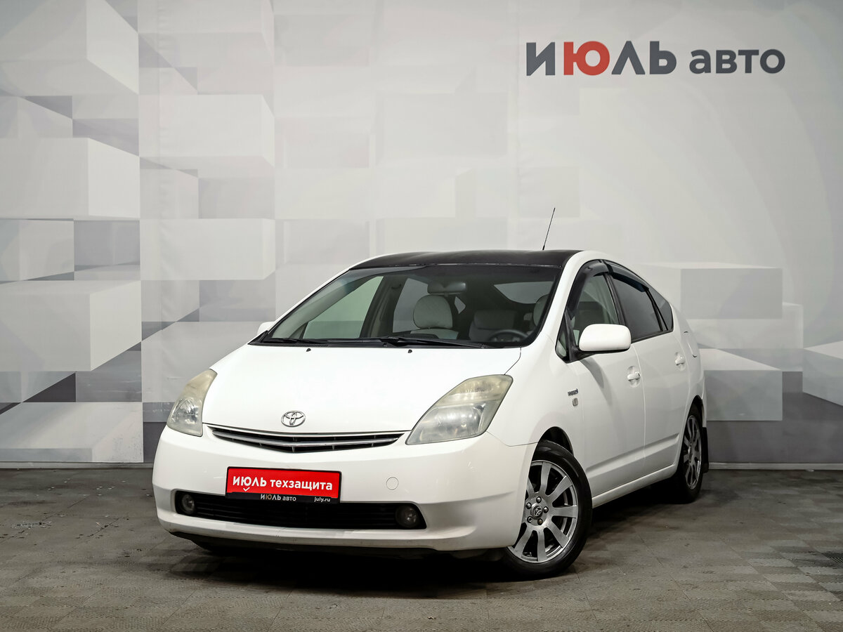 Открыть фотографии: Toyota Prius II Рестайлинг (XW20)