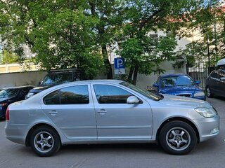 2010 Skoda Octavia II (A5) Рестайлинг, серый, 750000 рублей, вид 4