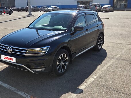 2019 Volkswagen Tiguan II, чёрный, 2800000 рублей, вид 2