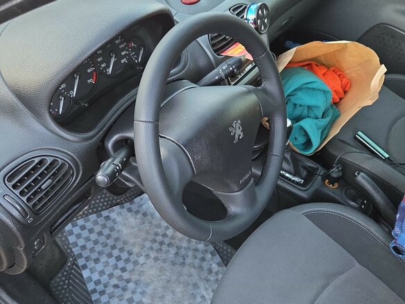 2009 Peugeot 206, чёрный, 300000 рублей - вид 5